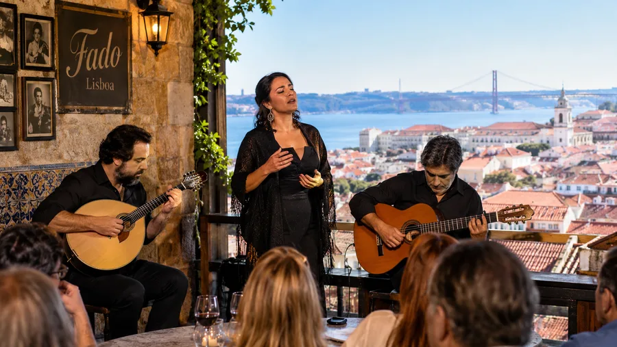 fado show lisbon